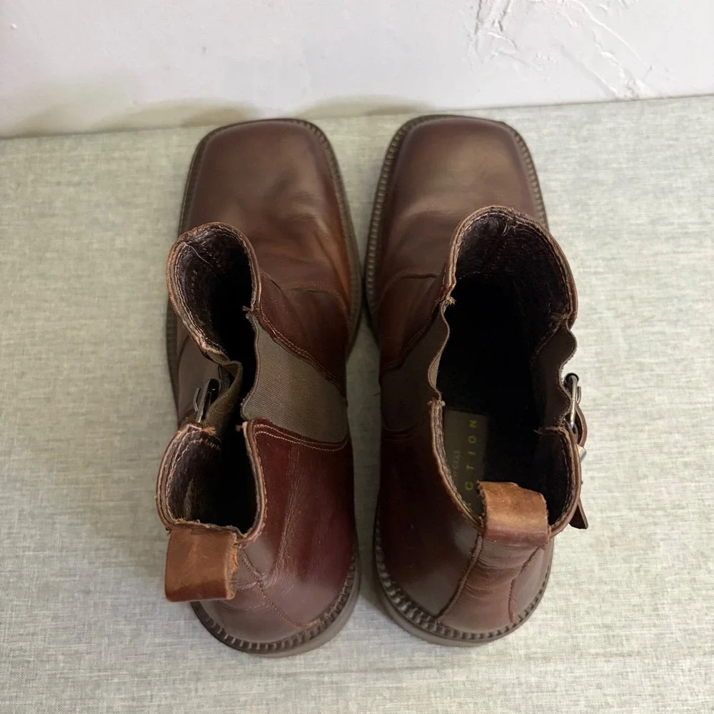 Kenneth Cole Reaction Boots Mens 7.5 Brown Leather Square Toe Buckle Y2K Chelsea
